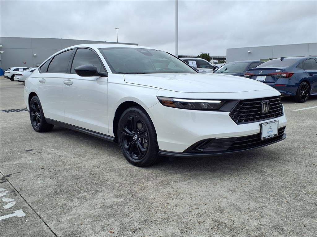 Certified 2025 Honda Accord SE image 2