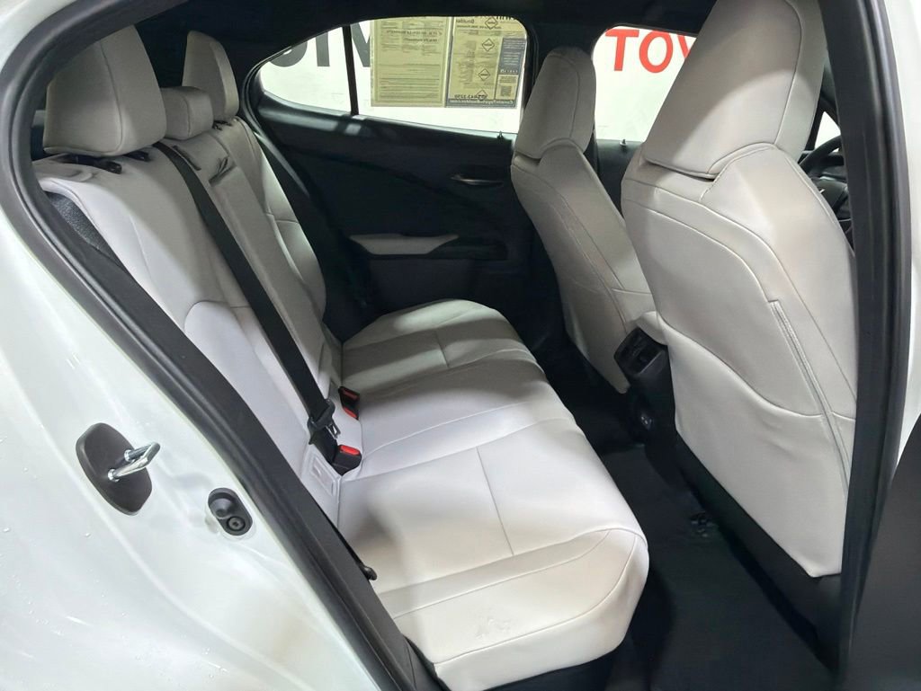 Used 2026 Lexus UX 300h AWD w/ Accessory Package (Z1) image 15