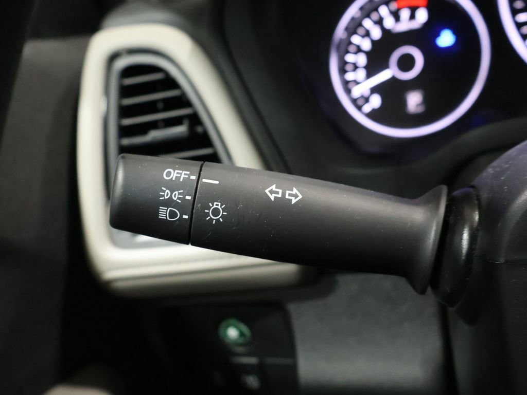 Used 2022 Honda HR-V LX image 35