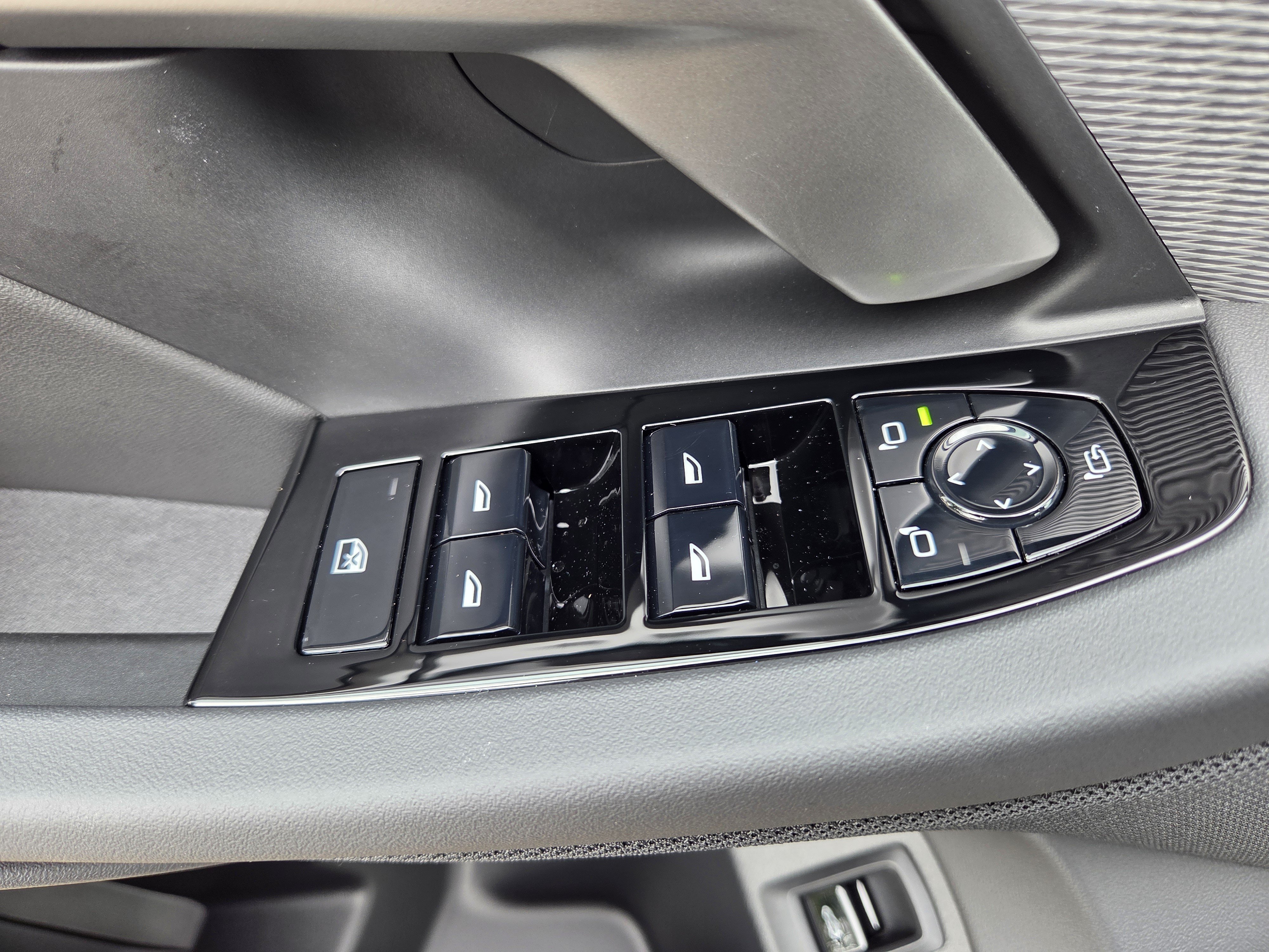 New 2027 BMW 530i xDrive w/ M Sport Package AWD/4WD image 26