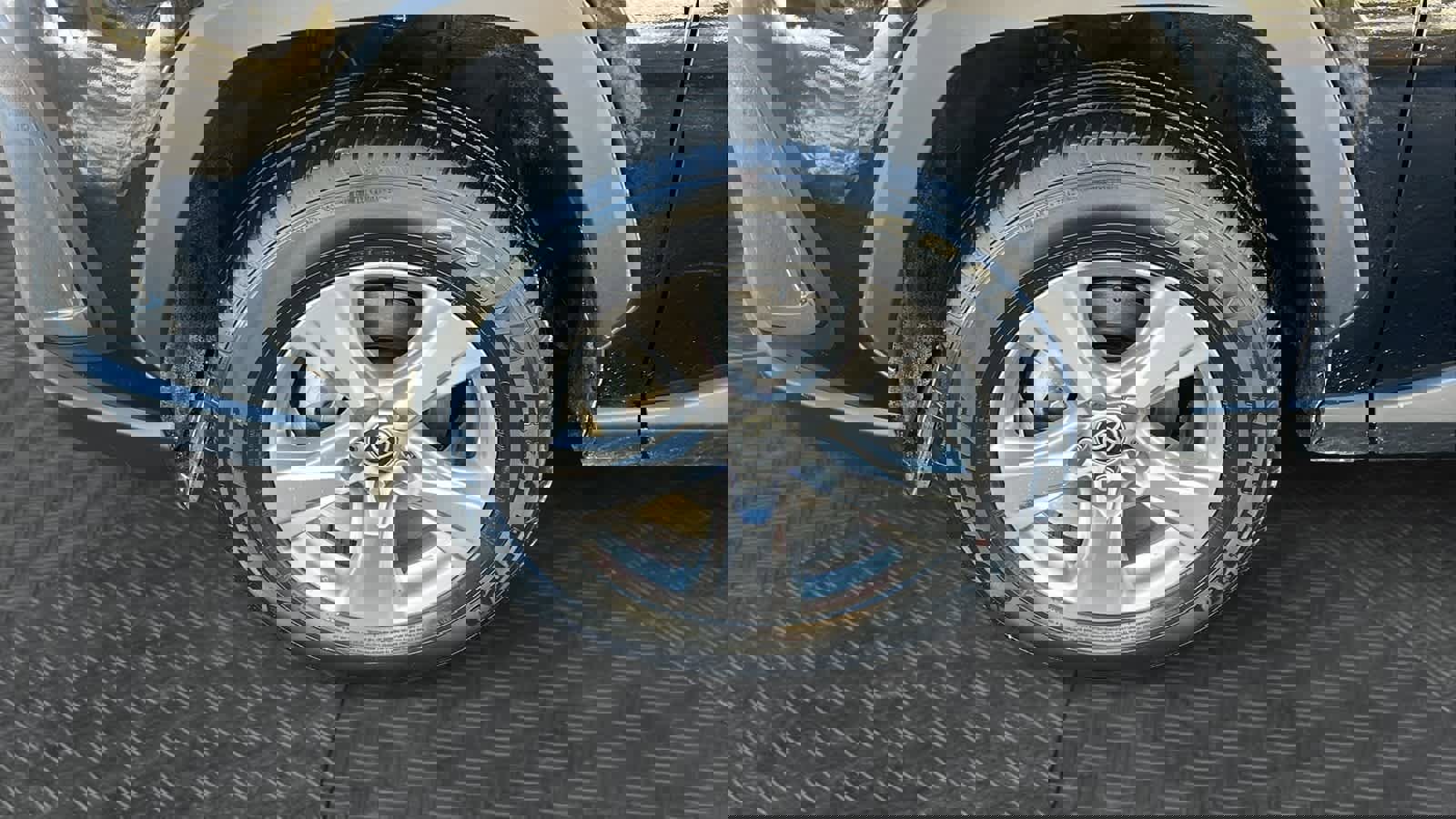 Used 2023 Toyota RAV4 XLE image 8