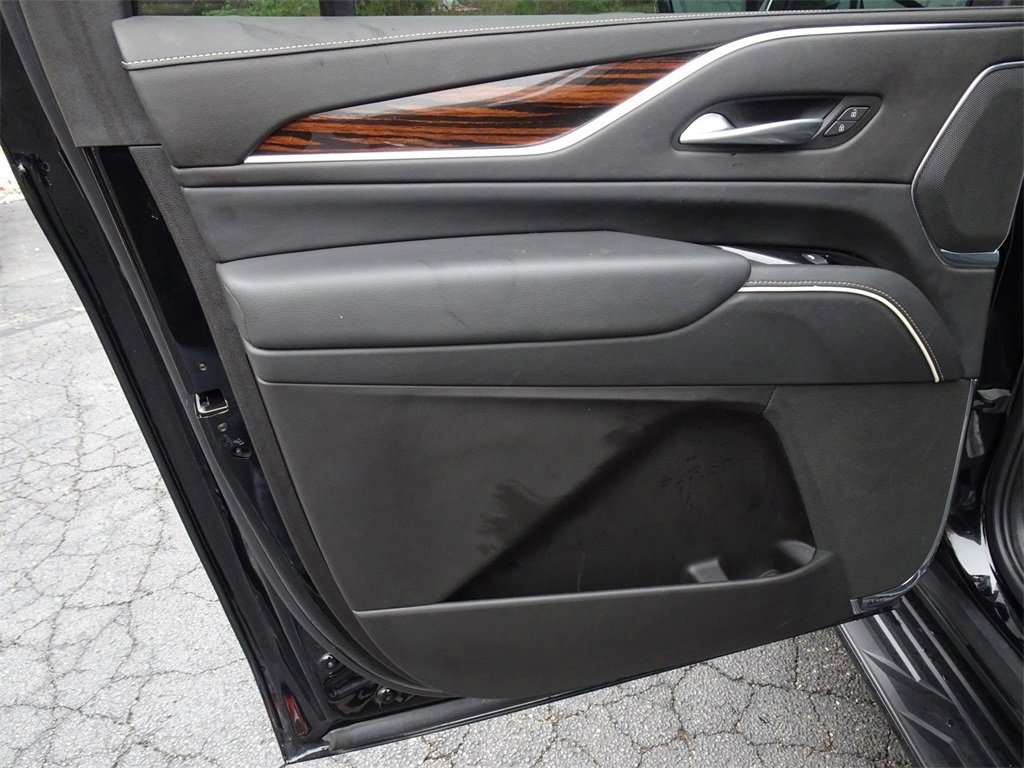 Certified 2022 Cadillac Escalade ESV Premium Luxury image 16