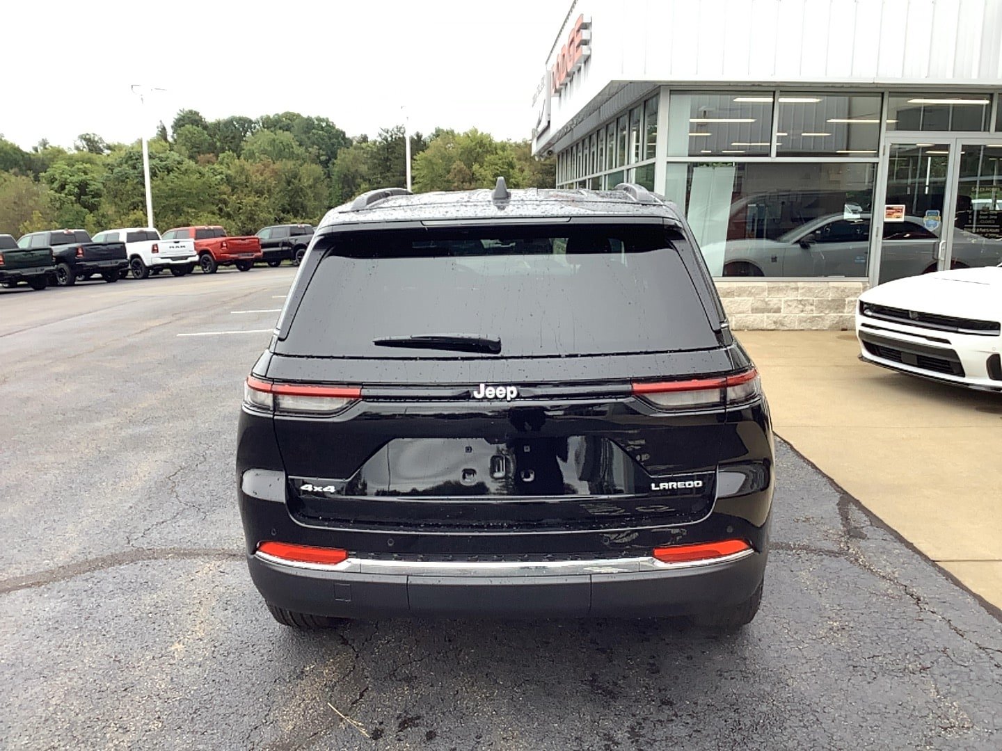 New 2027 Jeep Grand Cherokee Laredo X AWD/4WD image 4