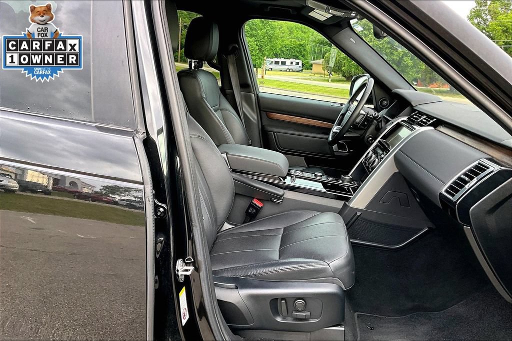 Used 2018 Land Rover Discovery HSE AWD/4WD image 7