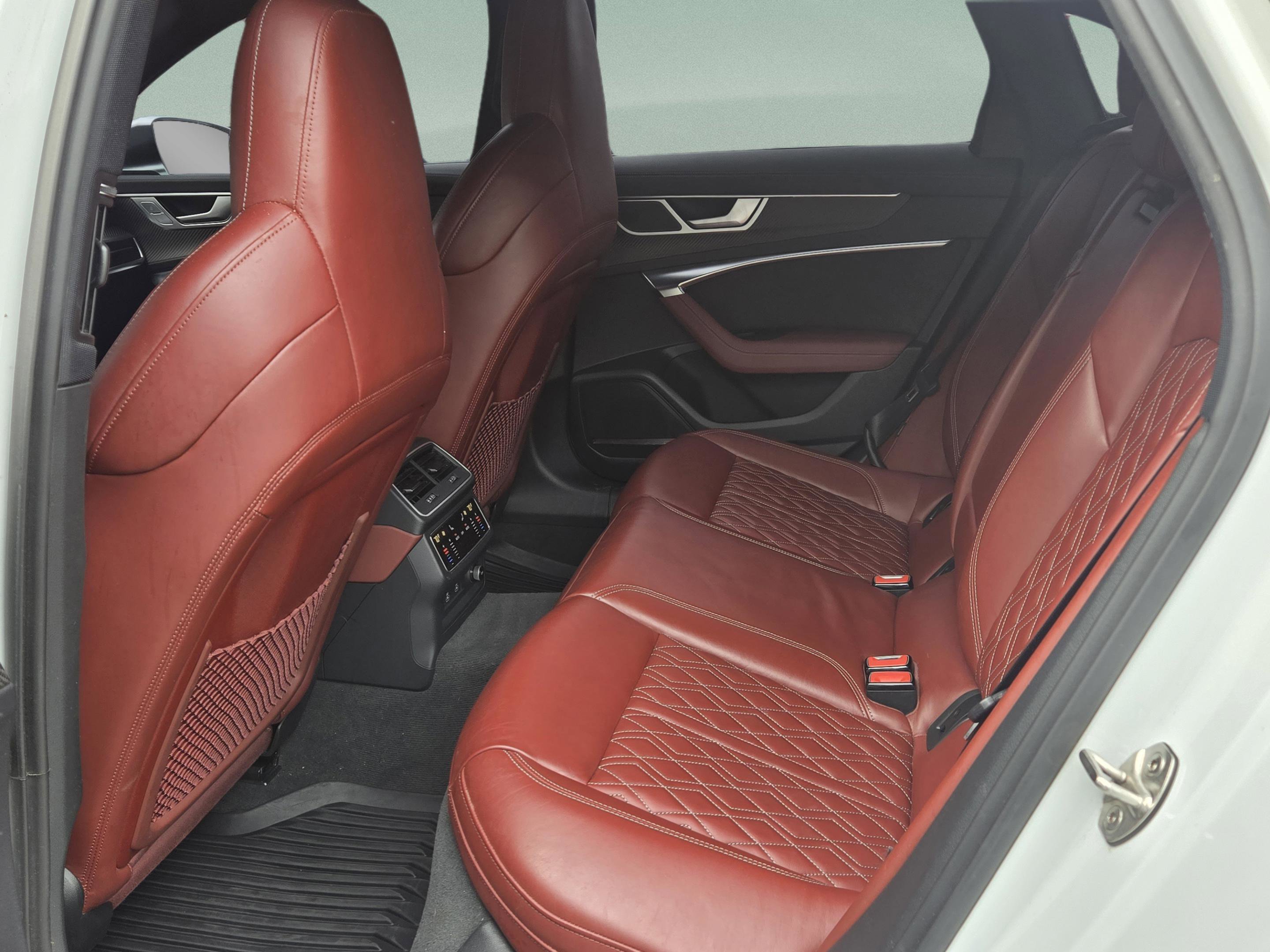 Used 2022 Audi S6 Premium Plus image 30