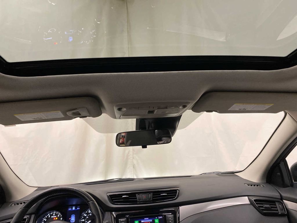 Used 2020 Nissan Rogue Sport SL image 24