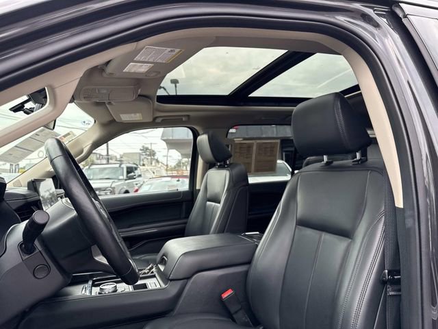 Used 2023 Ford Expedition XLT image 18