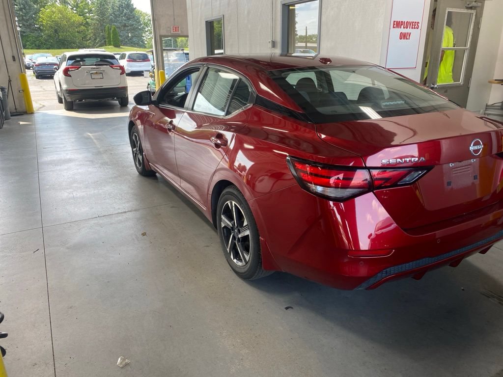 Used 2024 Nissan Sentra SV FWD image 3