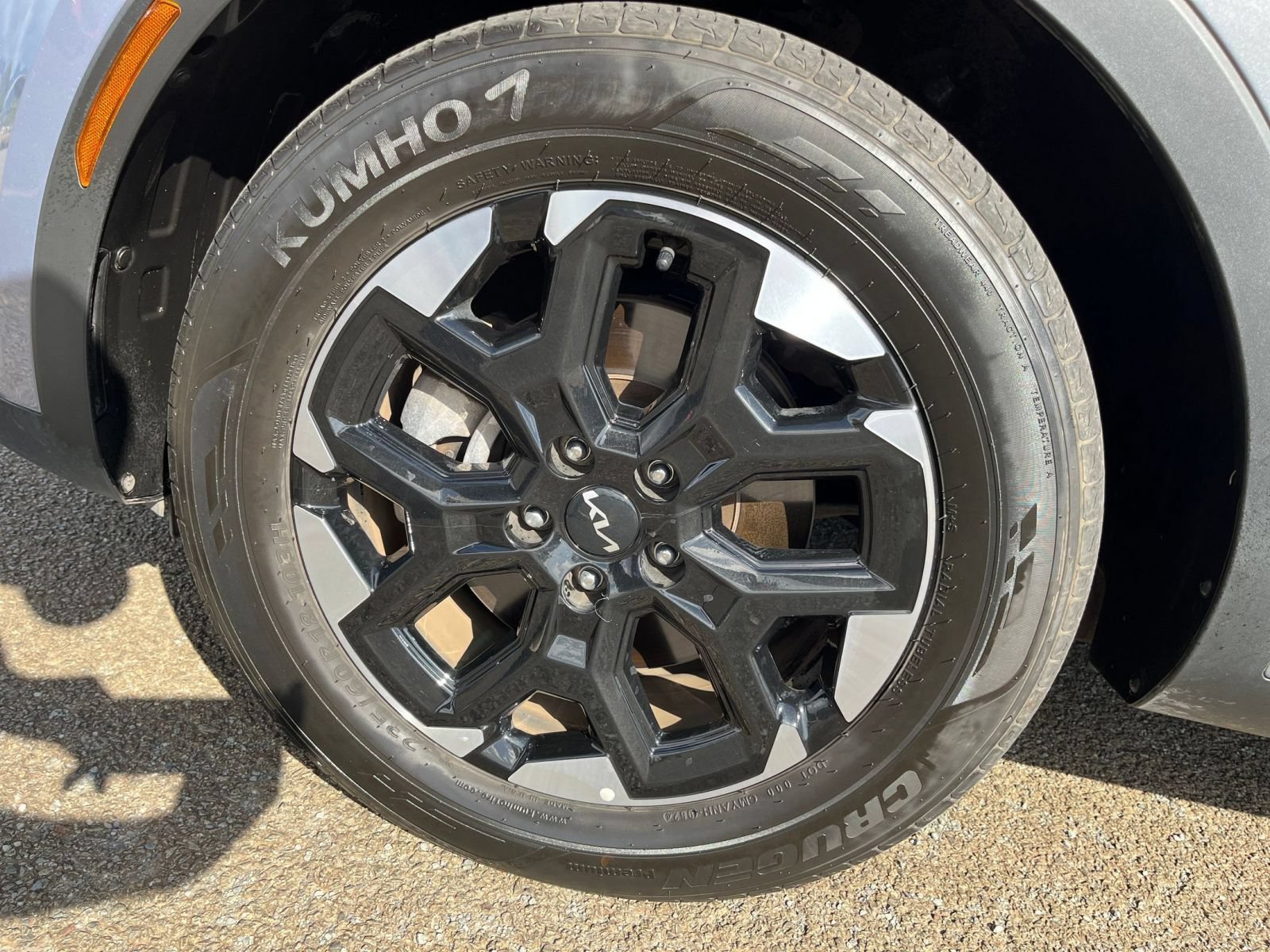 Used 2024 Kia Sorento S FWD image 31