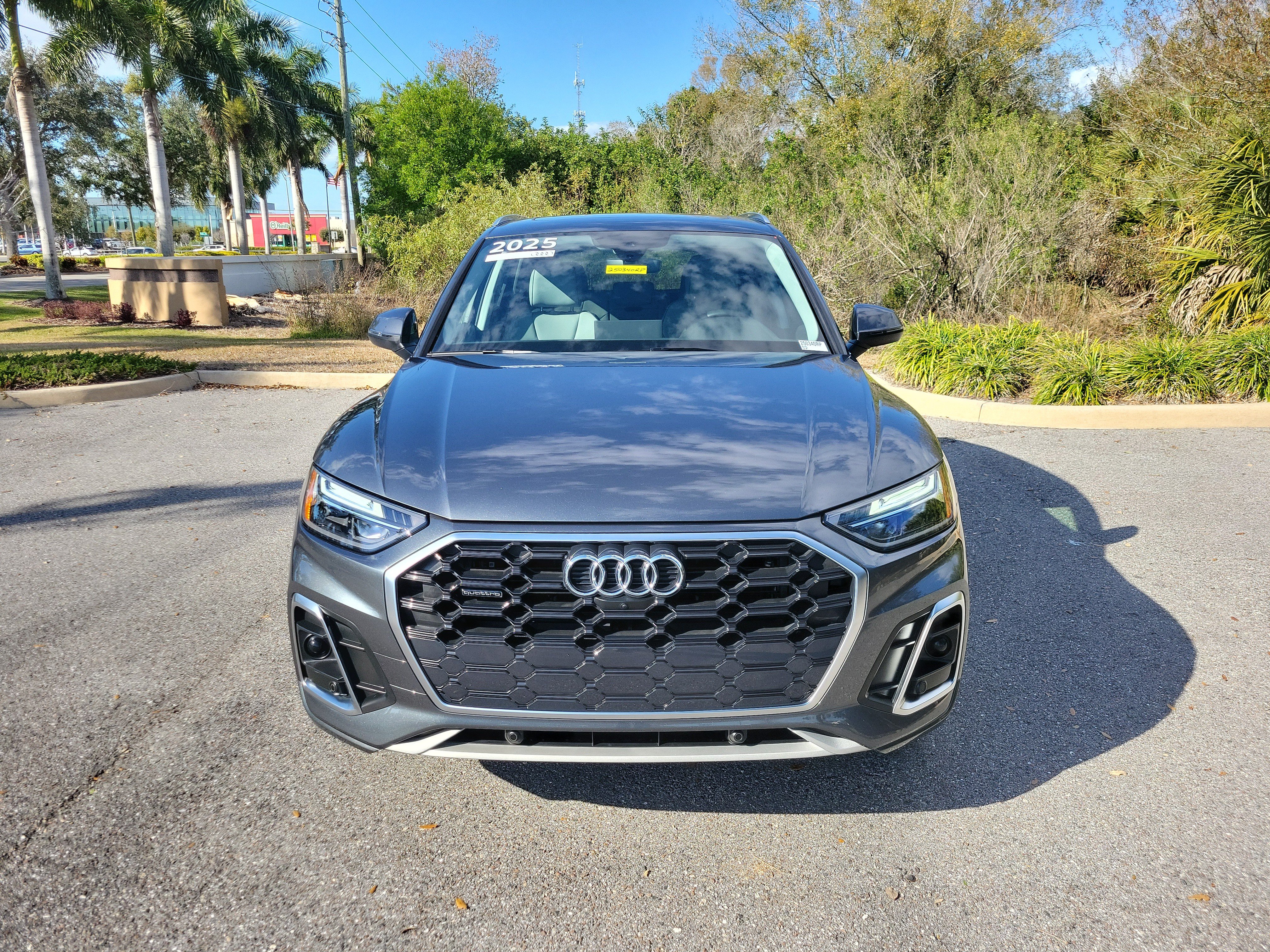Certified 2025 Audi Q5 2.0T Premium Plus AWD/4WD image 2