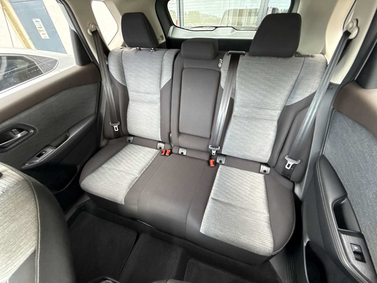 Used 2021 Nissan Rogue SV FWD image 22