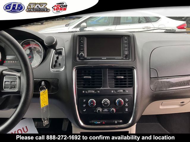 Used 2018 Dodge Grand Caravan SE w/ UConnect Hands-Free Group image 16