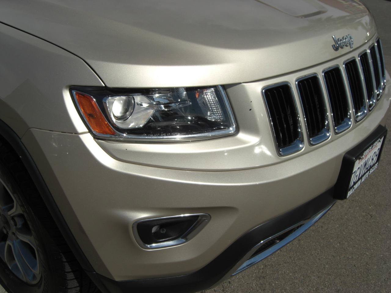 Used 2014 Jeep Grand Cherokee Limited w/ Trailer Tow Group IV AWD/4WD image 23
