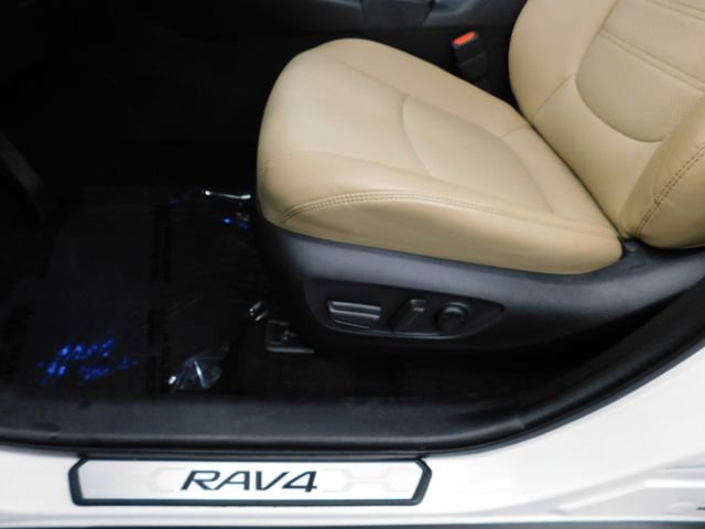 Used 2023 Toyota RAV4 Limited image 21