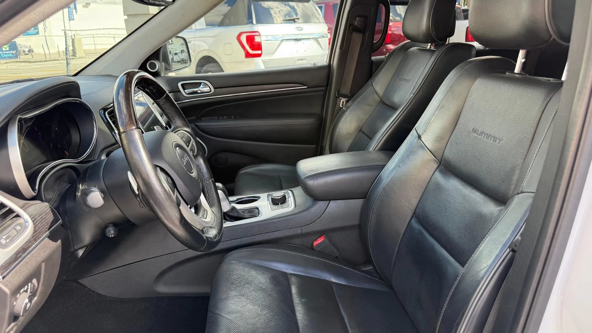 Used 2019 Jeep Grand Cherokee Summit AWD/4WD image 26