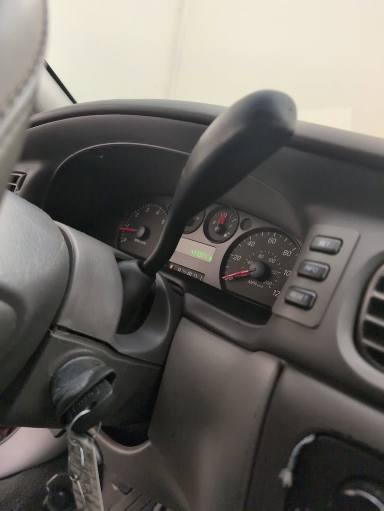 Used 2005 Ford Taurus SE FWD image 24