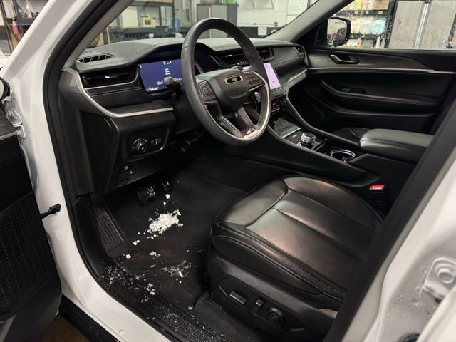 Used 2023 Jeep Grand Cherokee L Limited image 17