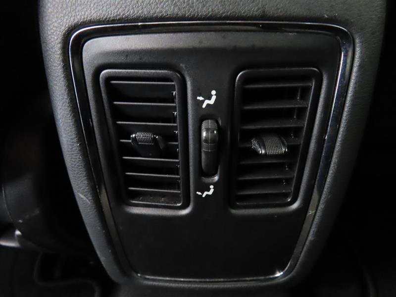 Used 2019 Jeep Grand Cherokee Laredo image 31