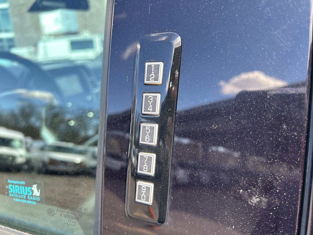 Used 2017 Ford F250 Lariat w/ Lariat Ultimate Package AWD/4WD image 24