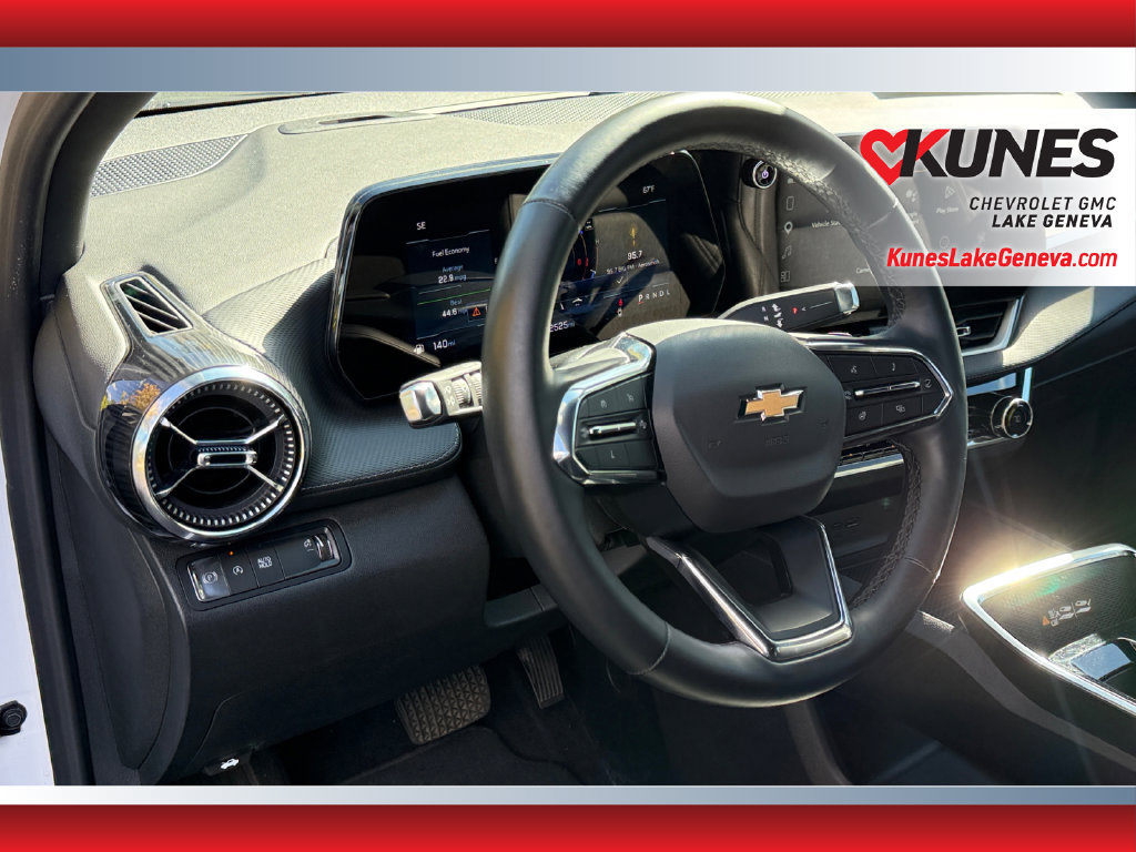 Used 2025 Chevrolet Equinox LT w/ Convenience Package II FWD image 16