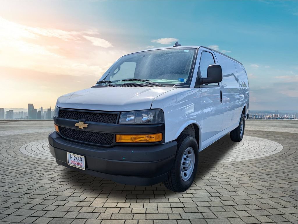 Used 2024 Chevrolet Express 2500 RWD image 9
