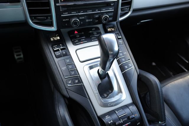 Used 2014 Porsche Cayenne GTS AWD/4WD image 18