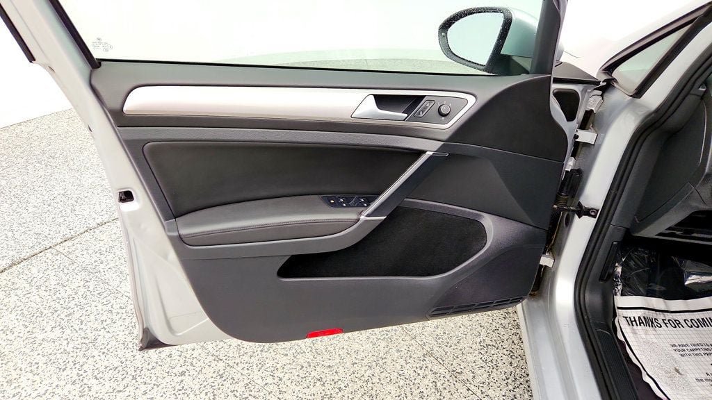 Used 2015 Volkswagen e-Golf SEL Premium FWD image 9
