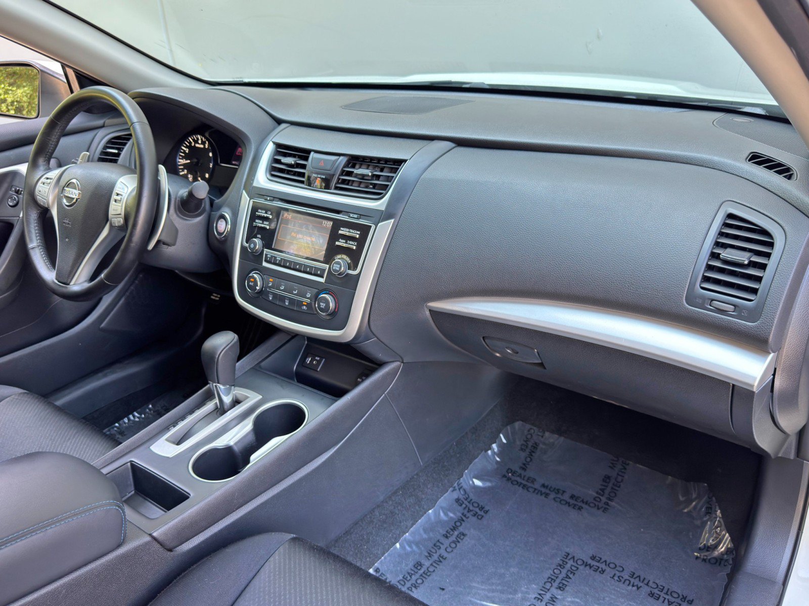 Used 2016 Nissan Altima 2.5 SR w/ LED Appearance Package FWD image 13
