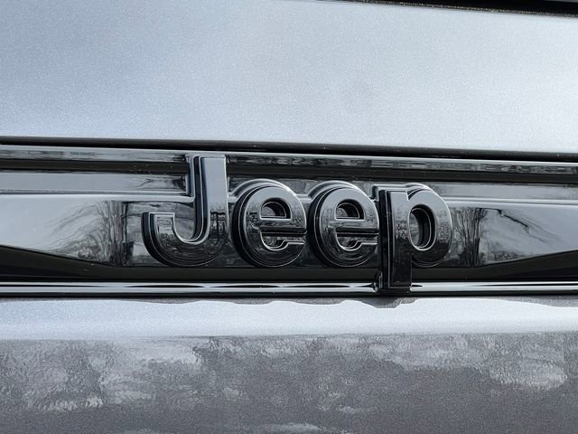 Used 2025 Jeep Grand Cherokee Limited w/ Black Appearance Package image 50
