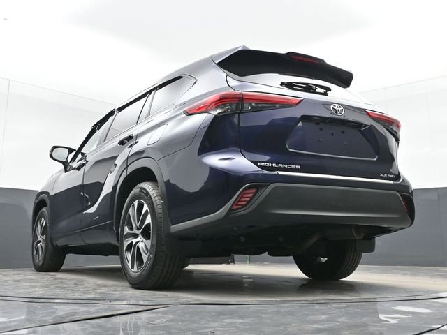 Used 2022 Toyota Highlander XLE image 44