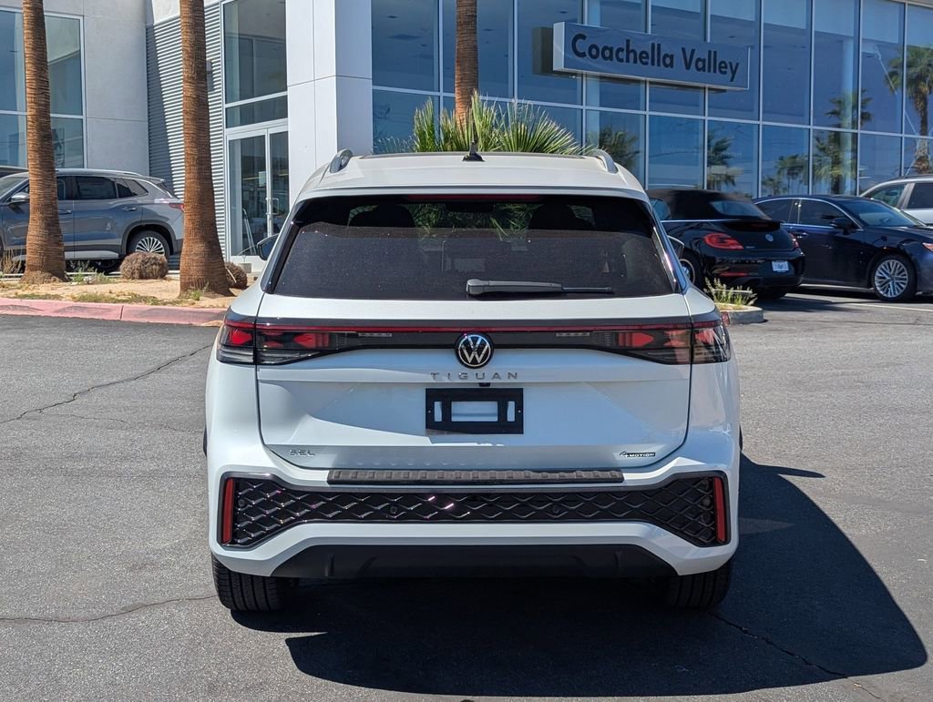New 2025 Volkswagen Tiguan SE R-Line image 4
