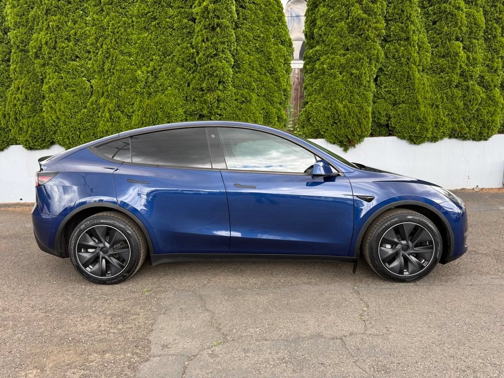 Used 2022 Tesla Model Y Long Range AWD/4WD image 10