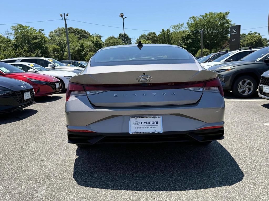 Certified 2023 Hyundai Elantra SE FWD image 6