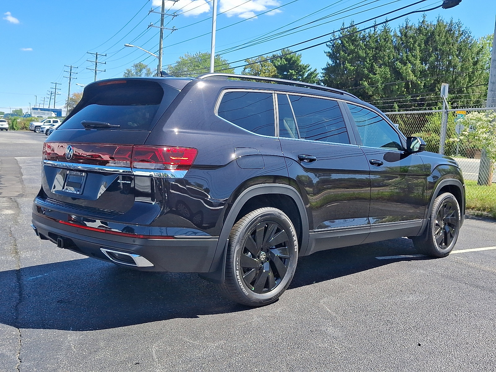 New 2026 Volkswagen Atlas SE image 4