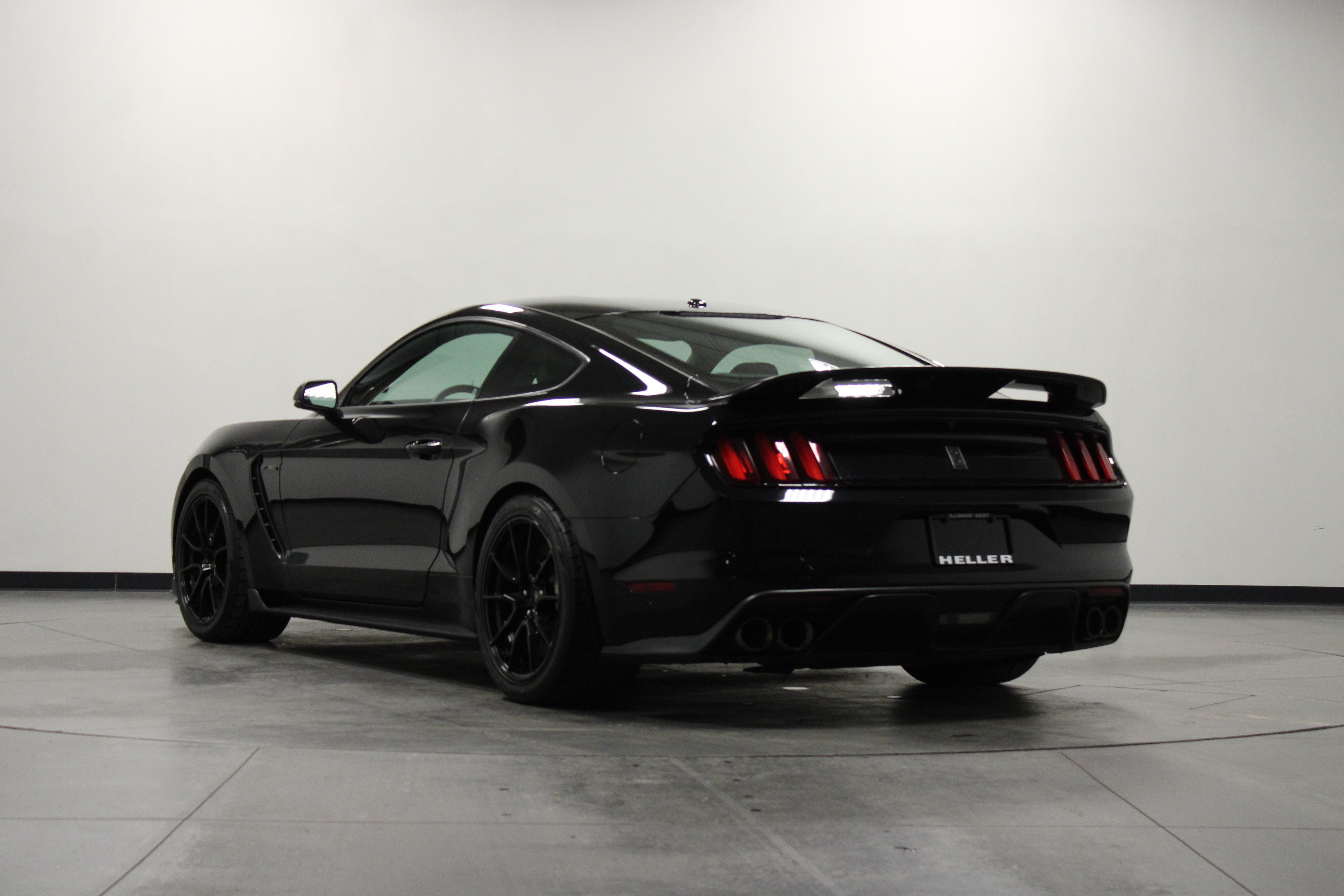 Used 2019 Ford Mustang Shelby GT350 w/ Technology Package RWD image 6