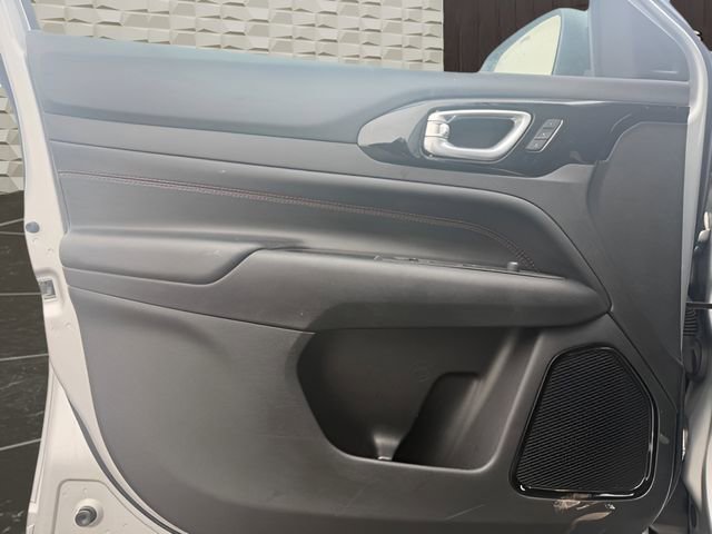 Certified 2025 Jeep Compass Trailhawk w/ Trailhawk Elite Group image 28