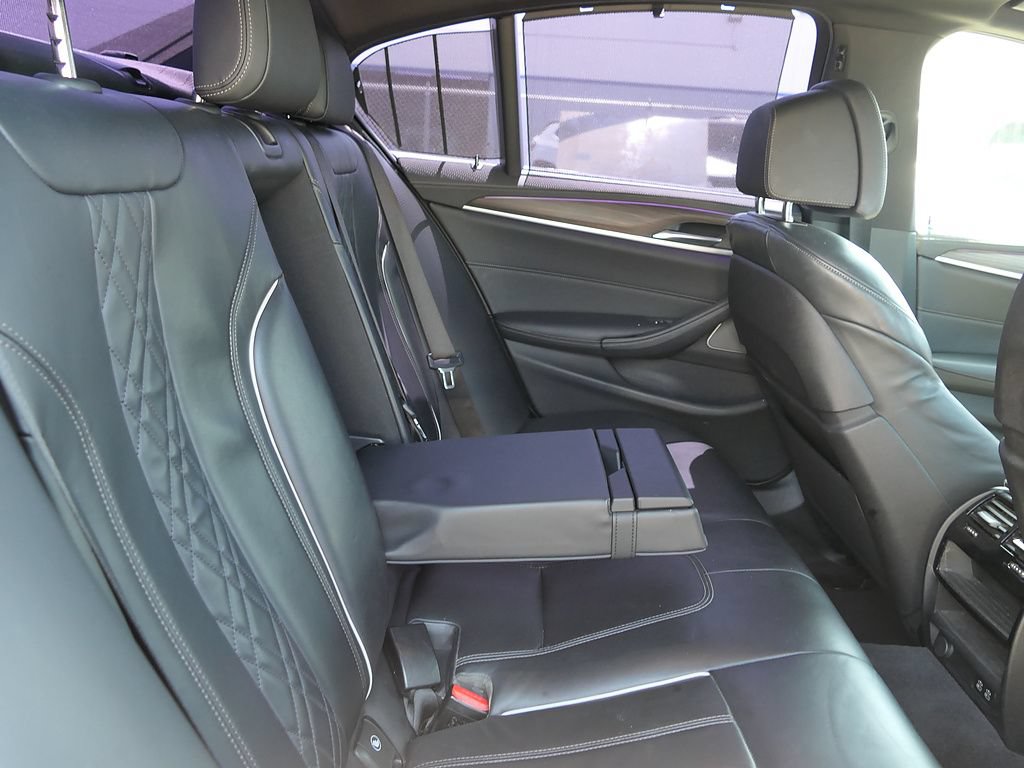 Used 2023 BMW M550i xDrive w/ Executive Package AWD/4WD image 25