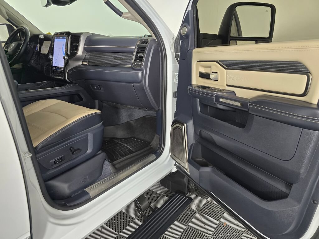 Used 2023 RAM 3500 Limited AWD/4WD image 42