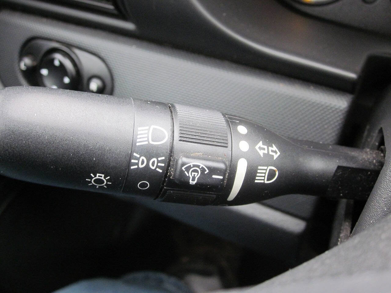 Used 2006 Dodge Stratus SXT image 26