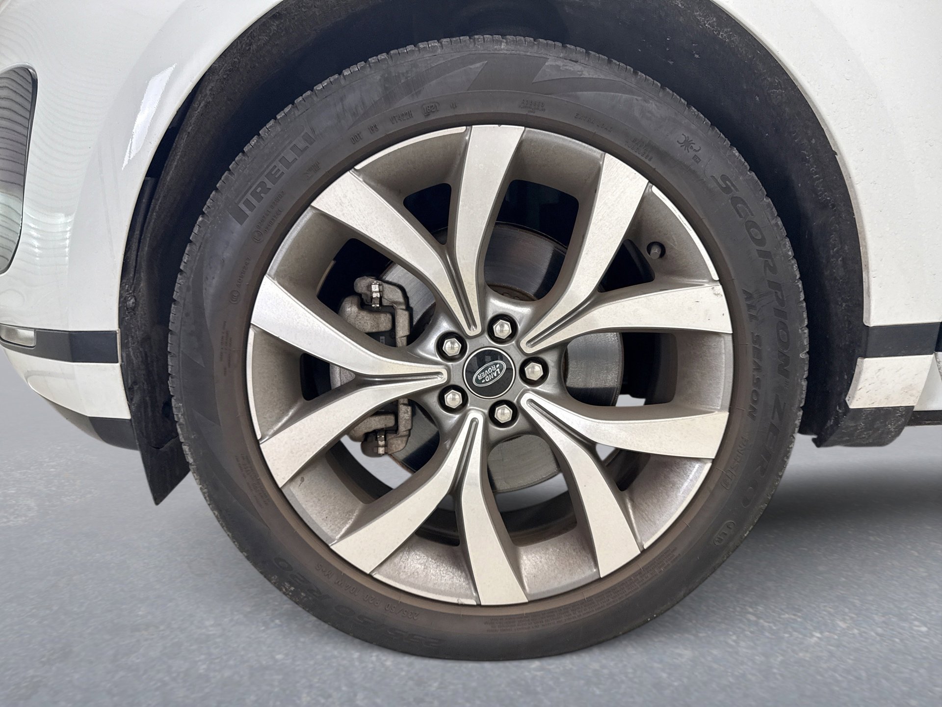 Used 2022 Land Rover Range Rover Evoque SE image 11