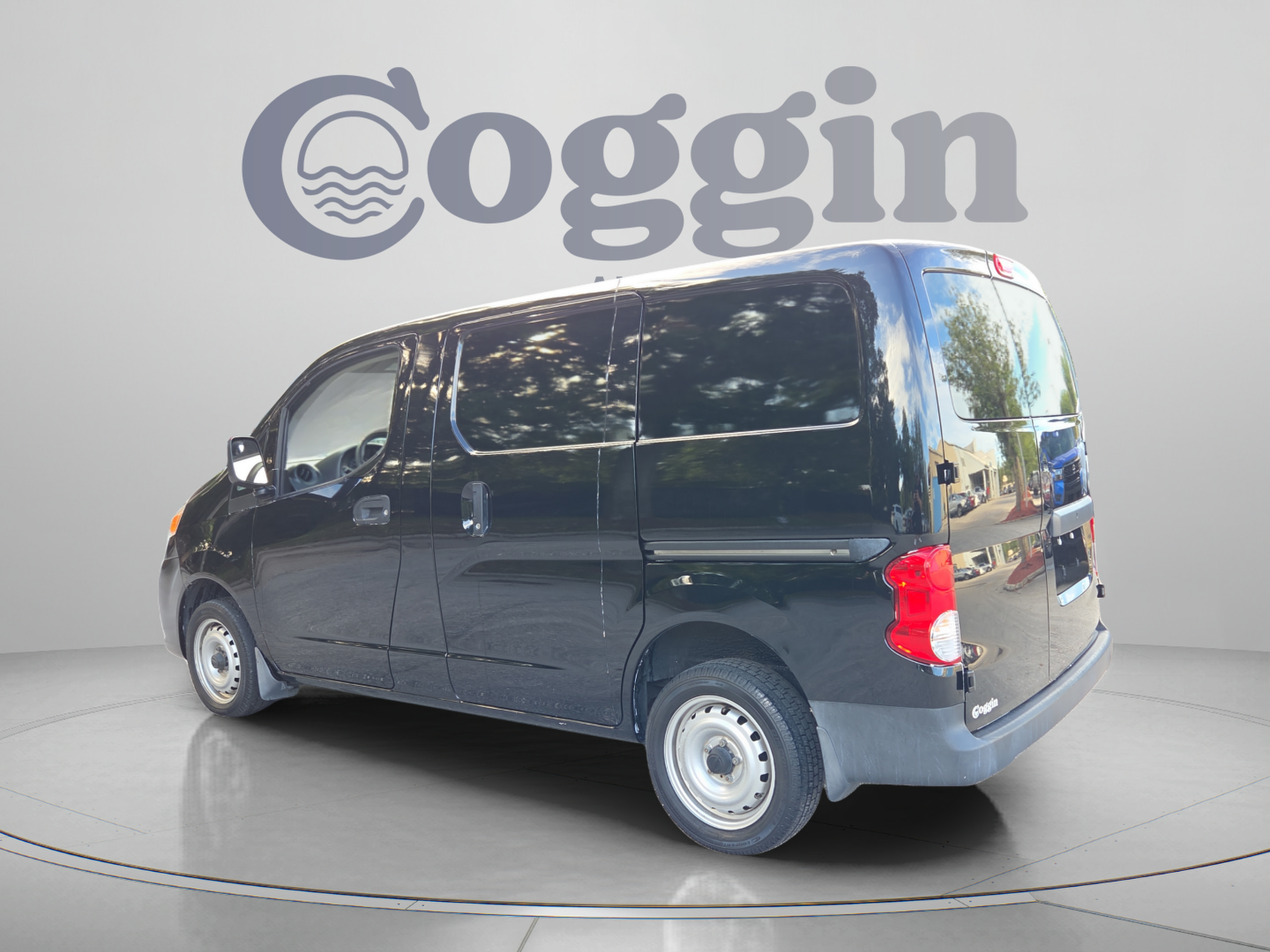 Used 2020 Nissan NV200 S w/ Back Door Glass Package FWD image 3