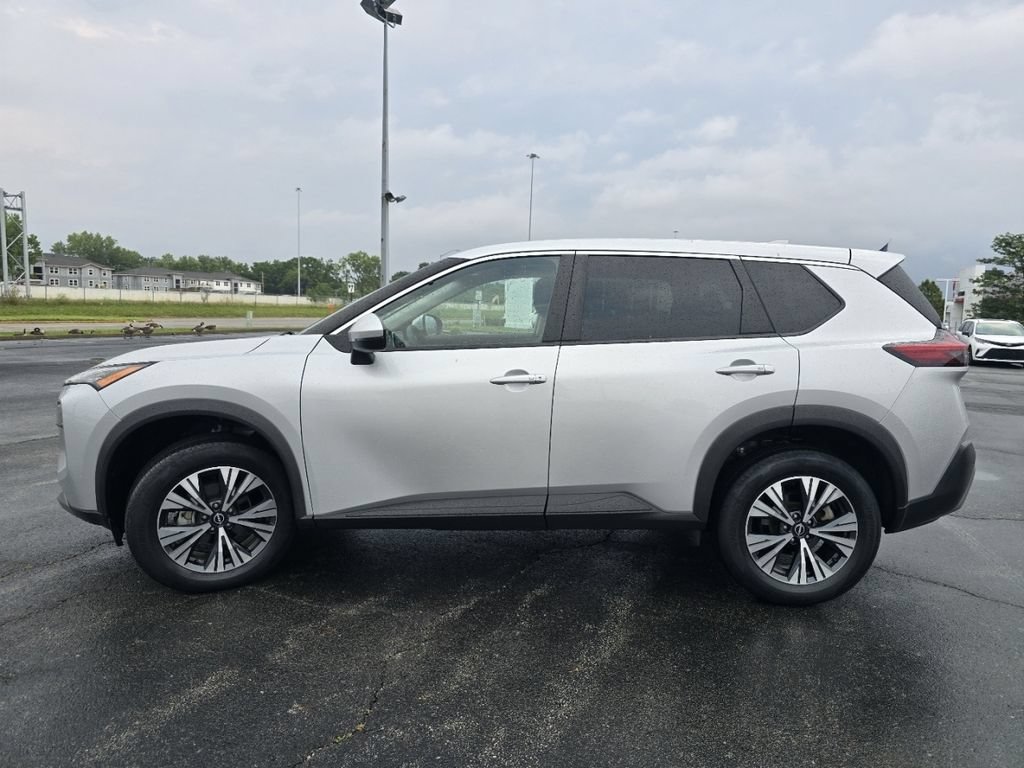 Used 2022 Nissan Rogue SV AWD/4WD image 11