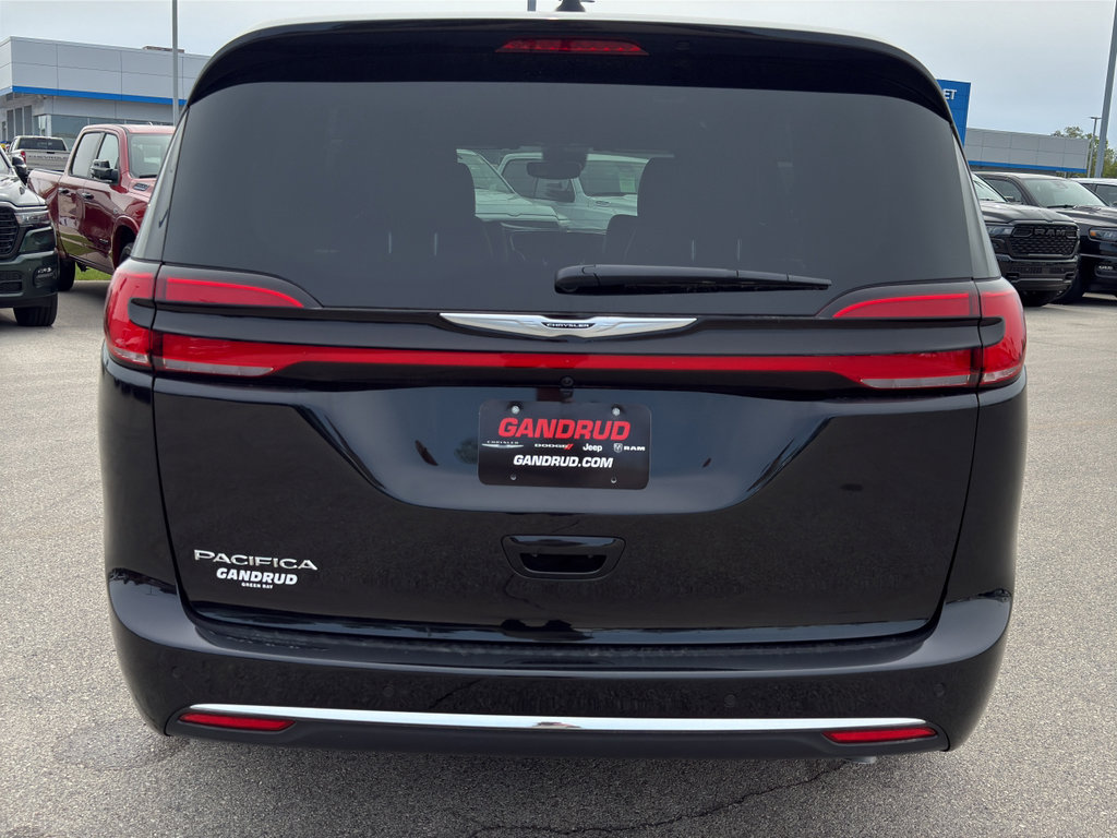 New 2026 Chrysler Pacifica Select FWD image 7