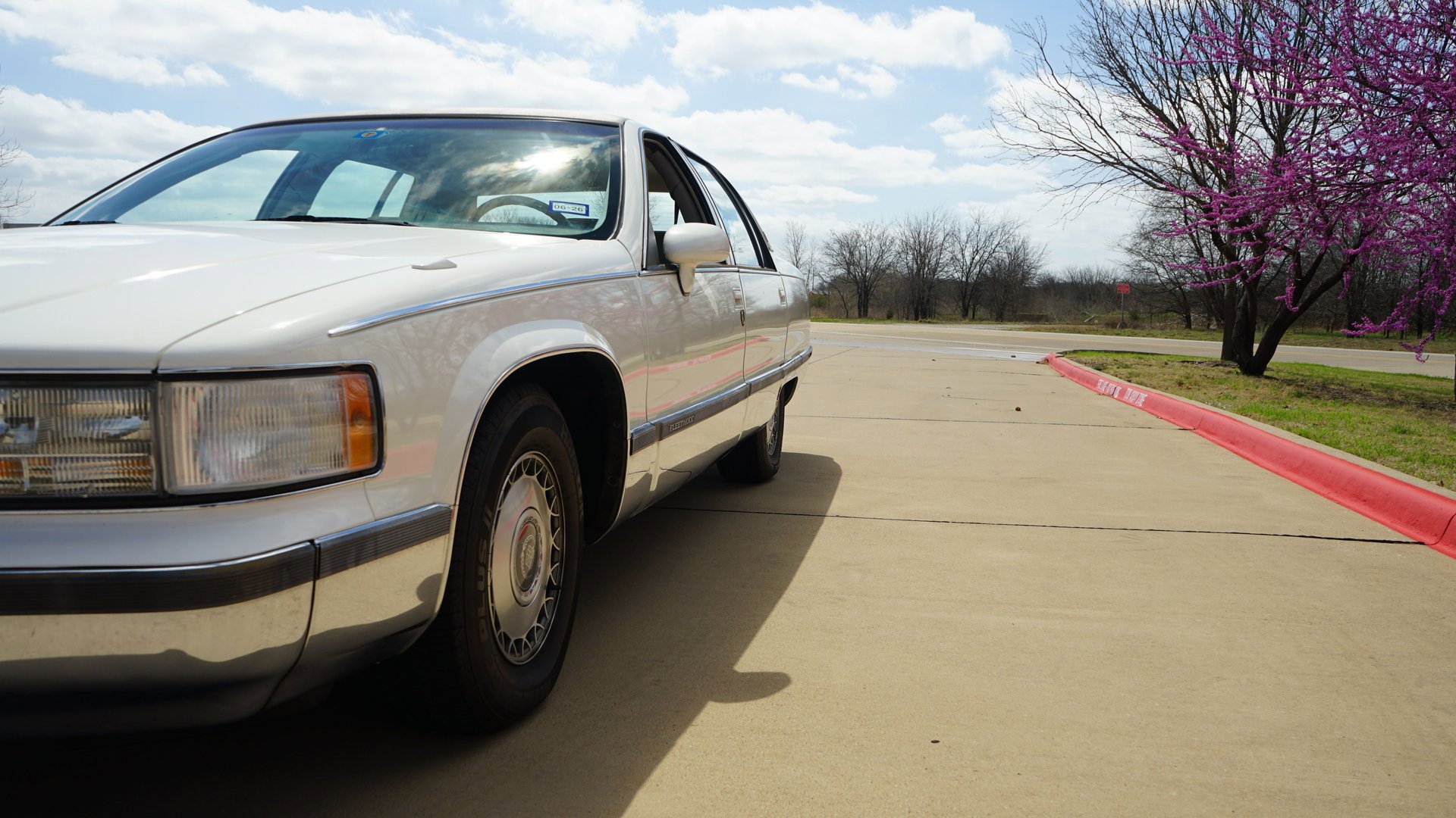 Used 1993 Cadillac Fleetwood Sedan RWD image 27