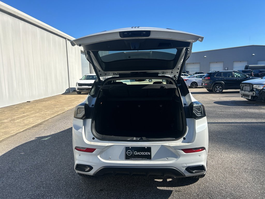 Used 2024 Buick Encore GX Avenir w/ Avenir Convenience Package image 9