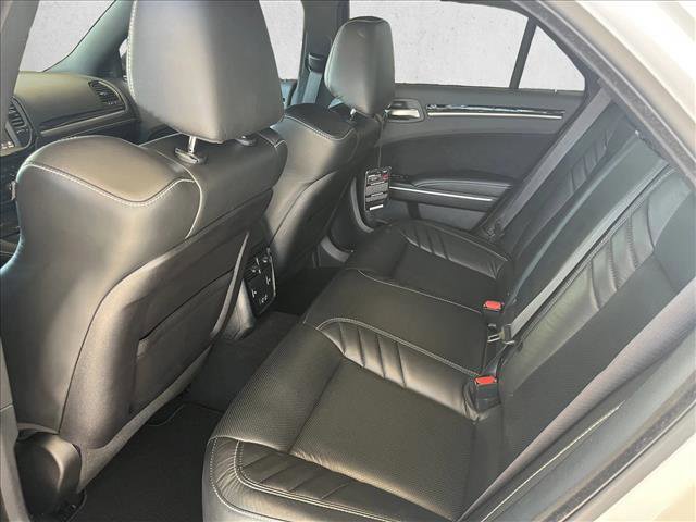 Used 2023 Chrysler 300 C image 10