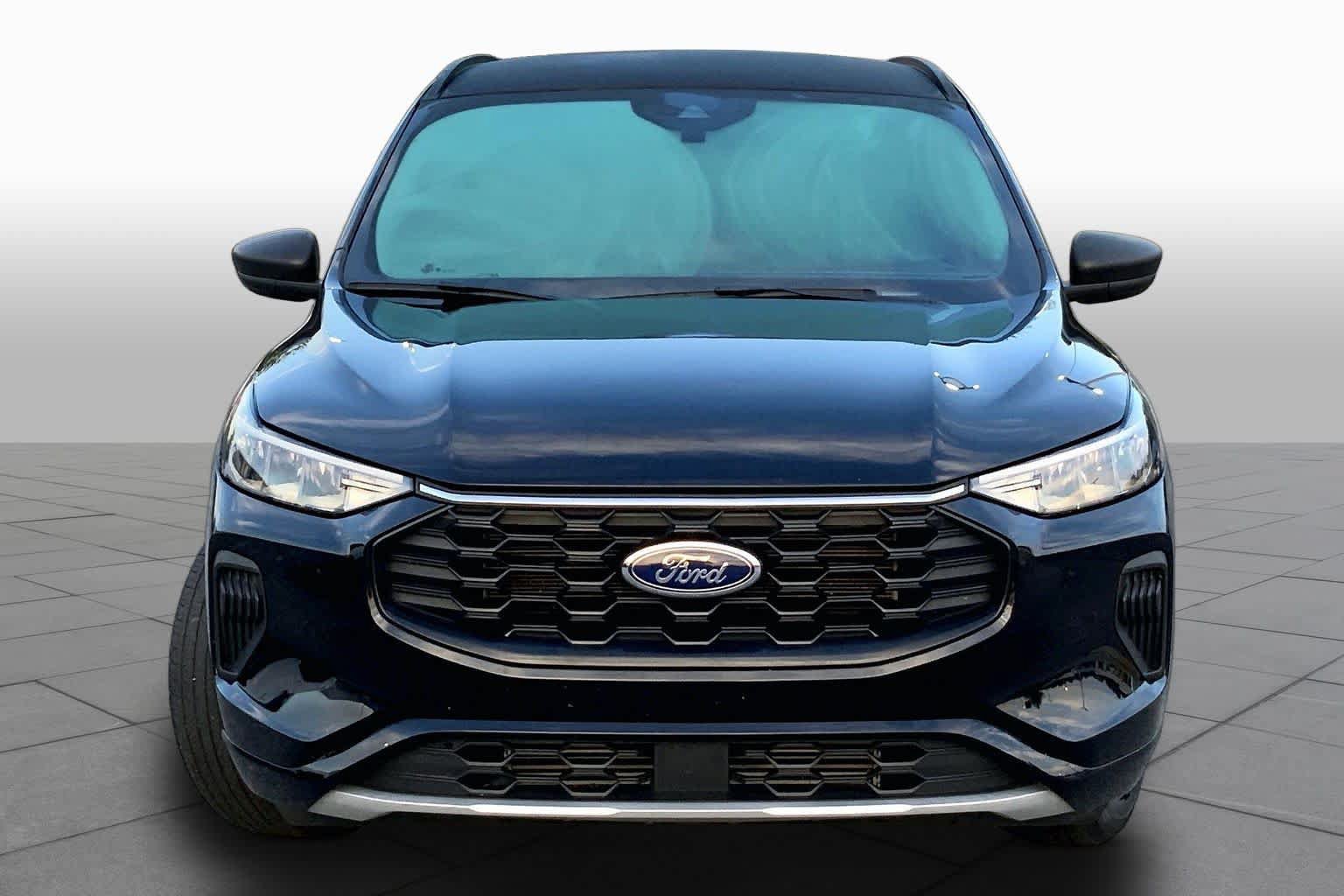 Used 2023 Ford Escape ST-Line w/ Tech Pack #1 FWD image 4