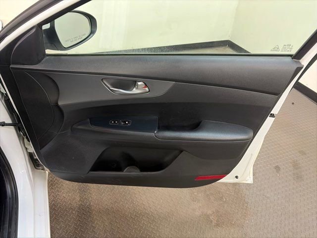 Used 2020 Kia Forte LXS image 32