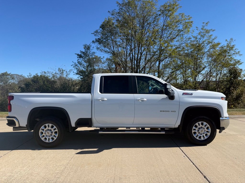 Used 2026 Chevrolet Silverado 2500 LT AWD/4WD image 2