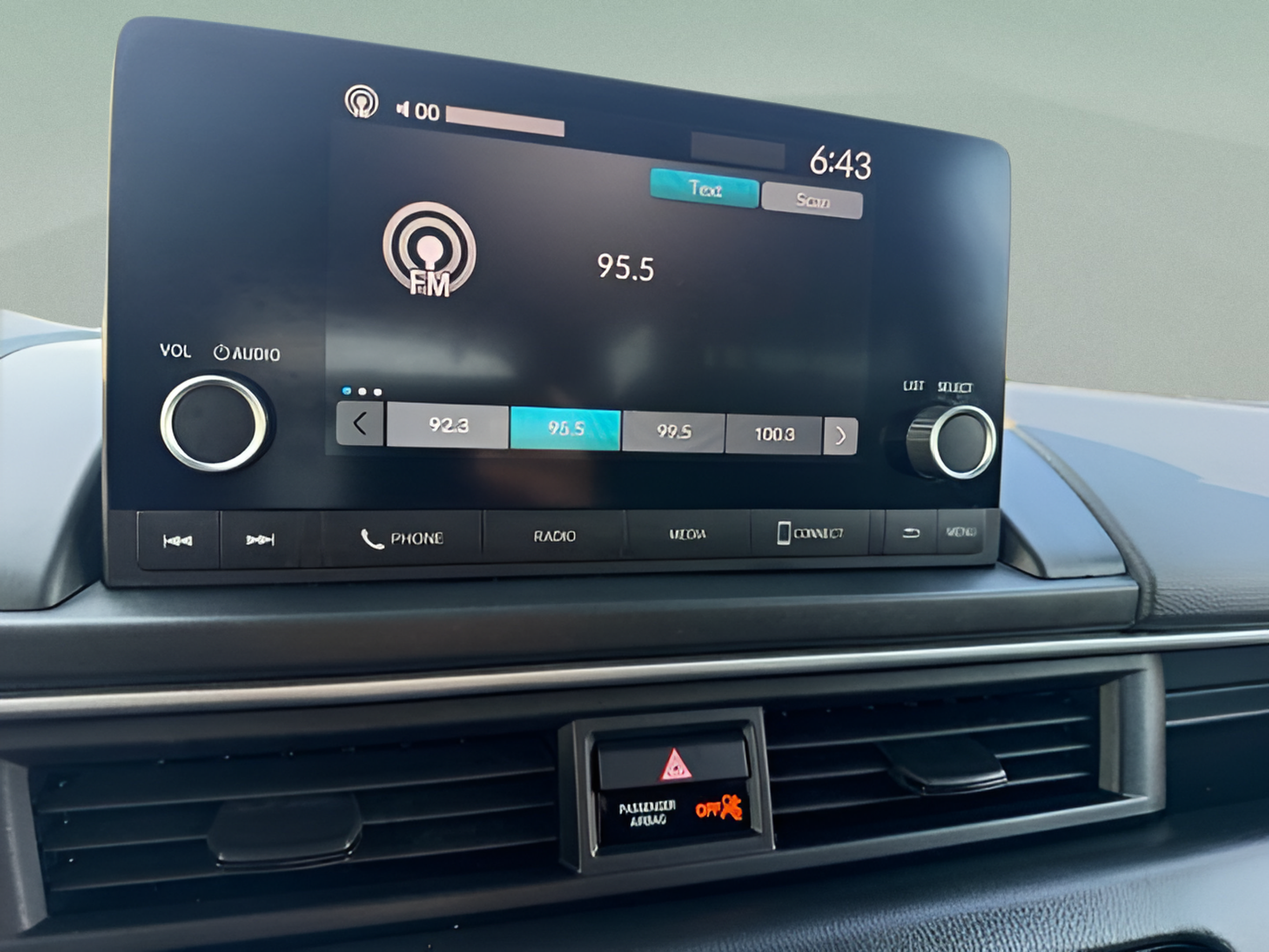 Certified 2025 Honda Pilot Sport image 16